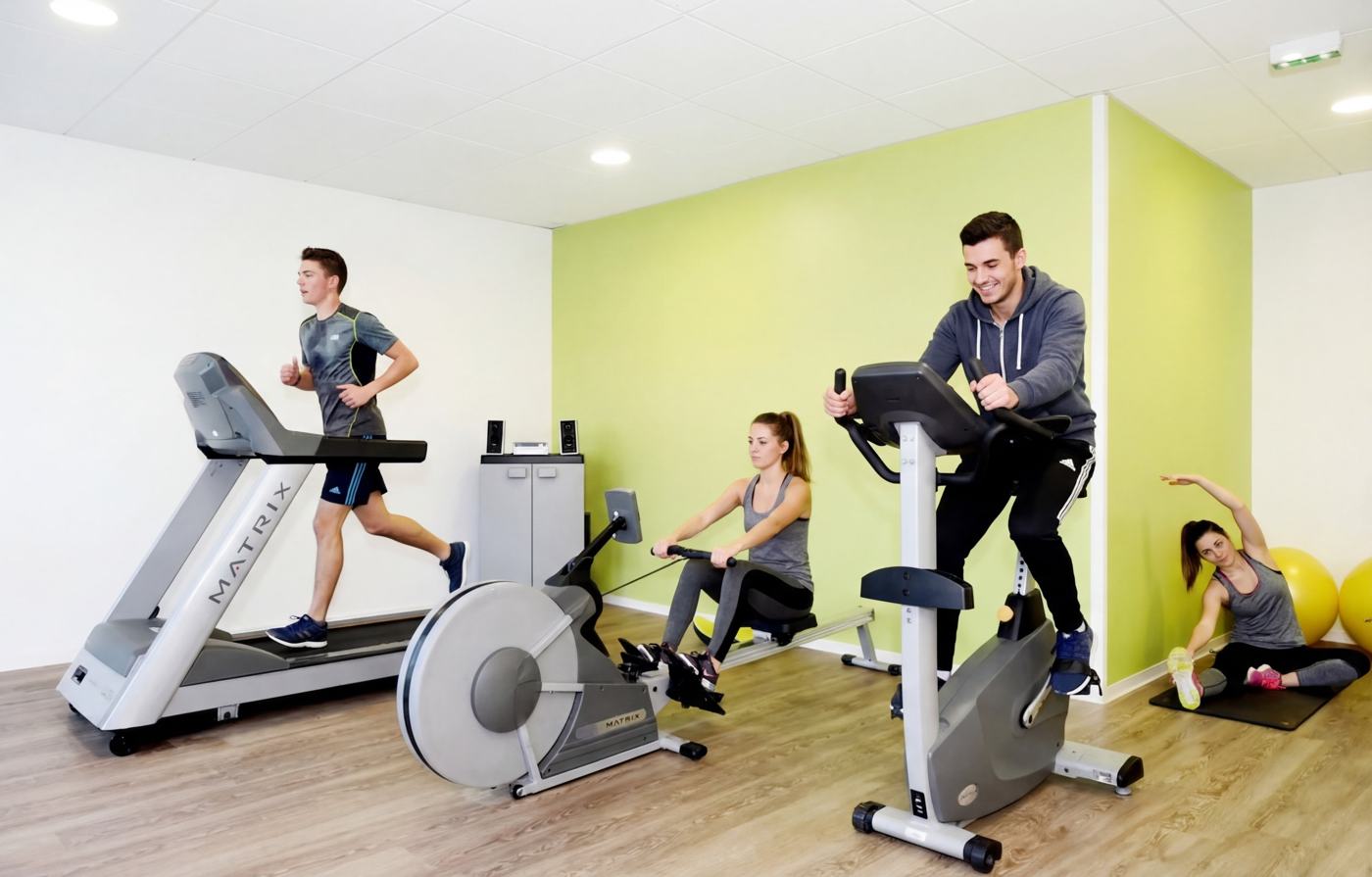 Résidents dans la salle de sport